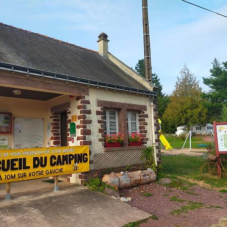 Camping Le Val Aux Fees - Broceliande Concoret Екстер'єр фото