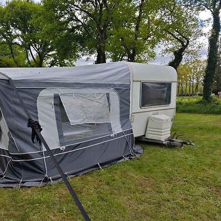 Camping Le Val Aux Fees - Broceliande Concoret Екстер'єр фото