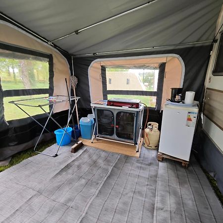 Camping Le Val Aux Fees - Broceliande Concoret Екстер'єр фото
