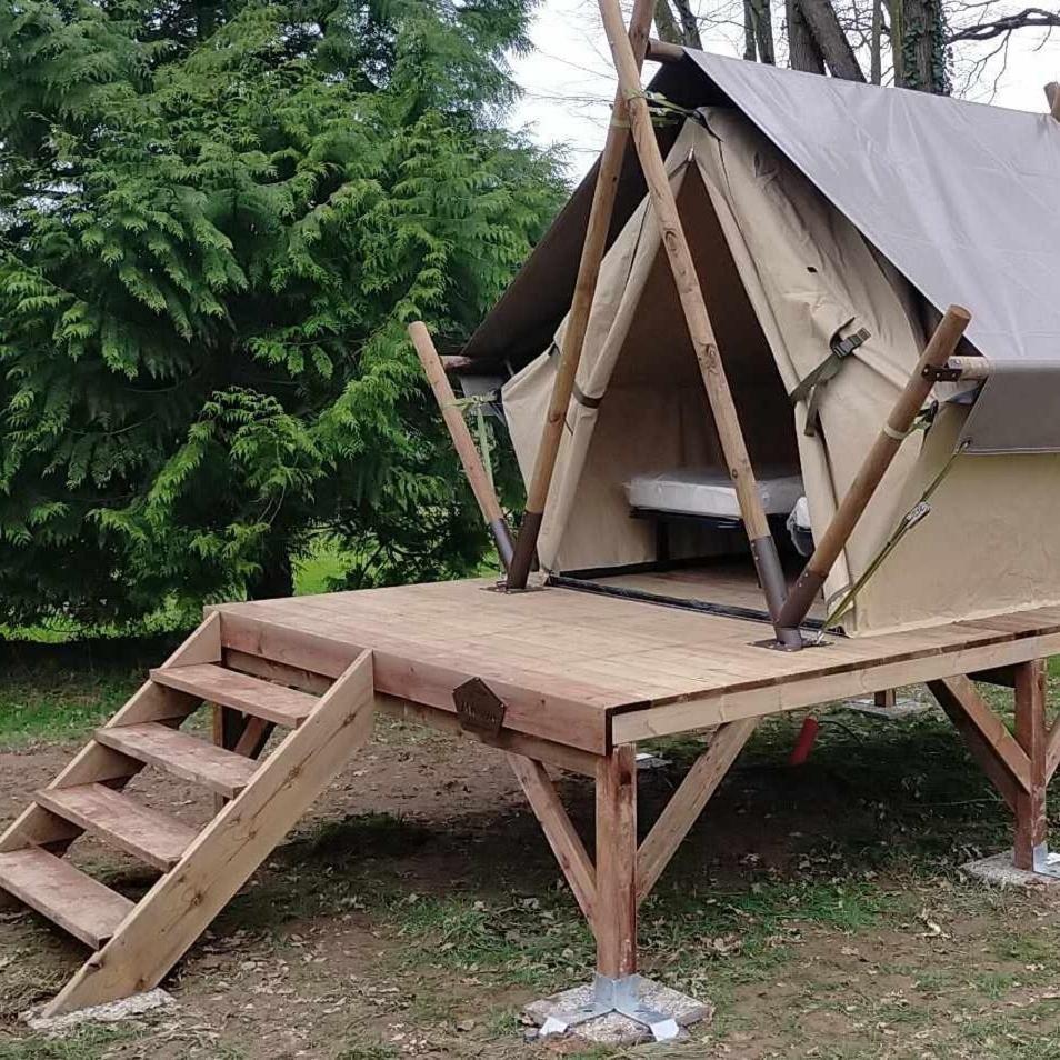 Camping Le Val Aux Fees - Broceliande Concoret Екстер'єр фото