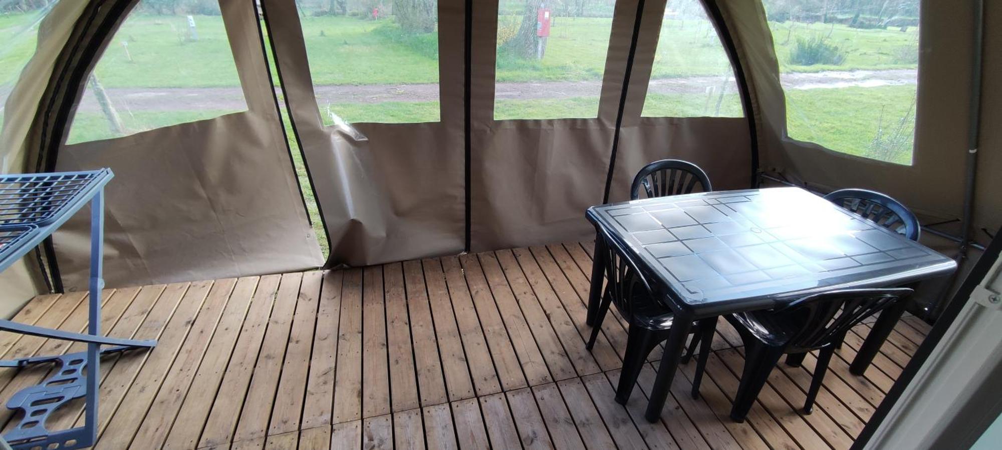 Camping Le Val Aux Fees - Broceliande Concoret Екстер'єр фото