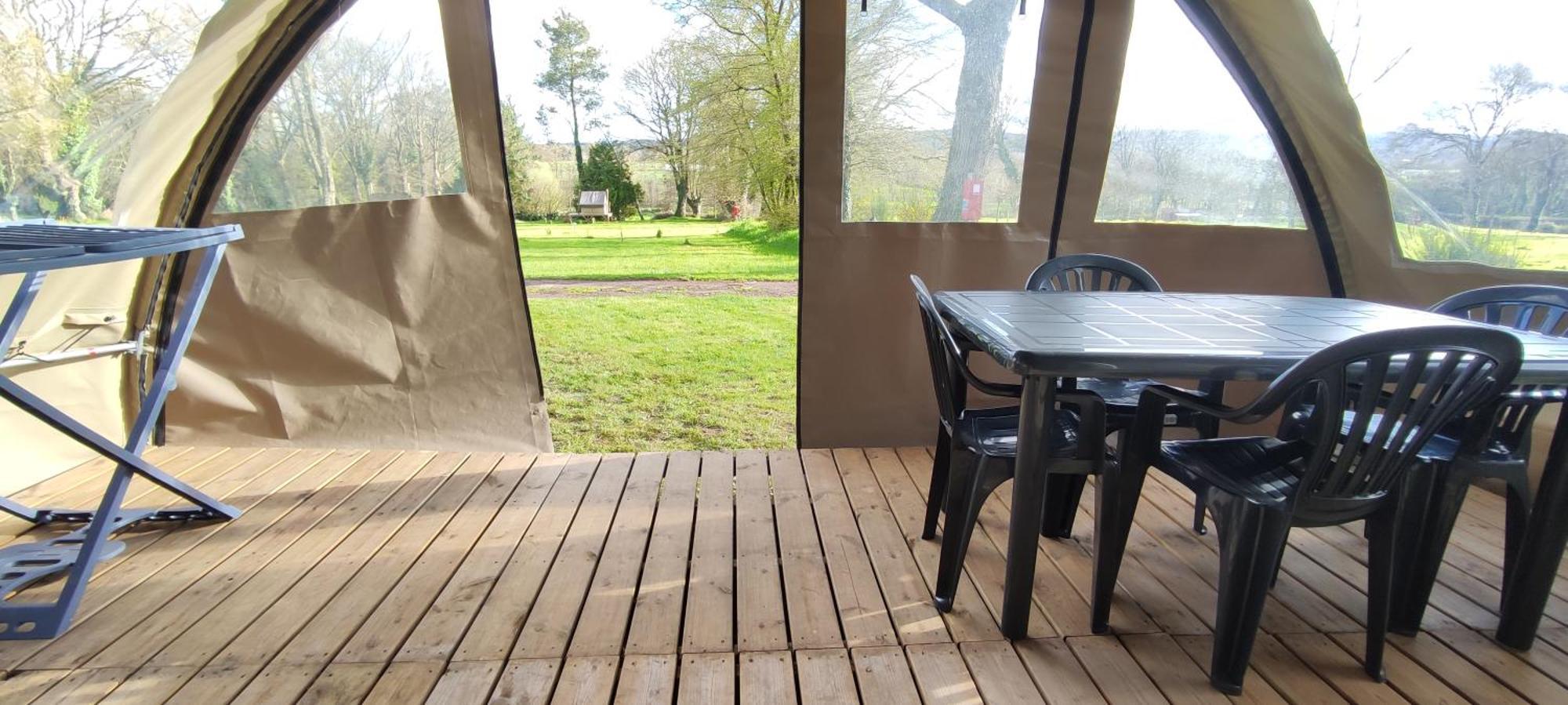 Camping Le Val Aux Fees - Broceliande Concoret Екстер'єр фото