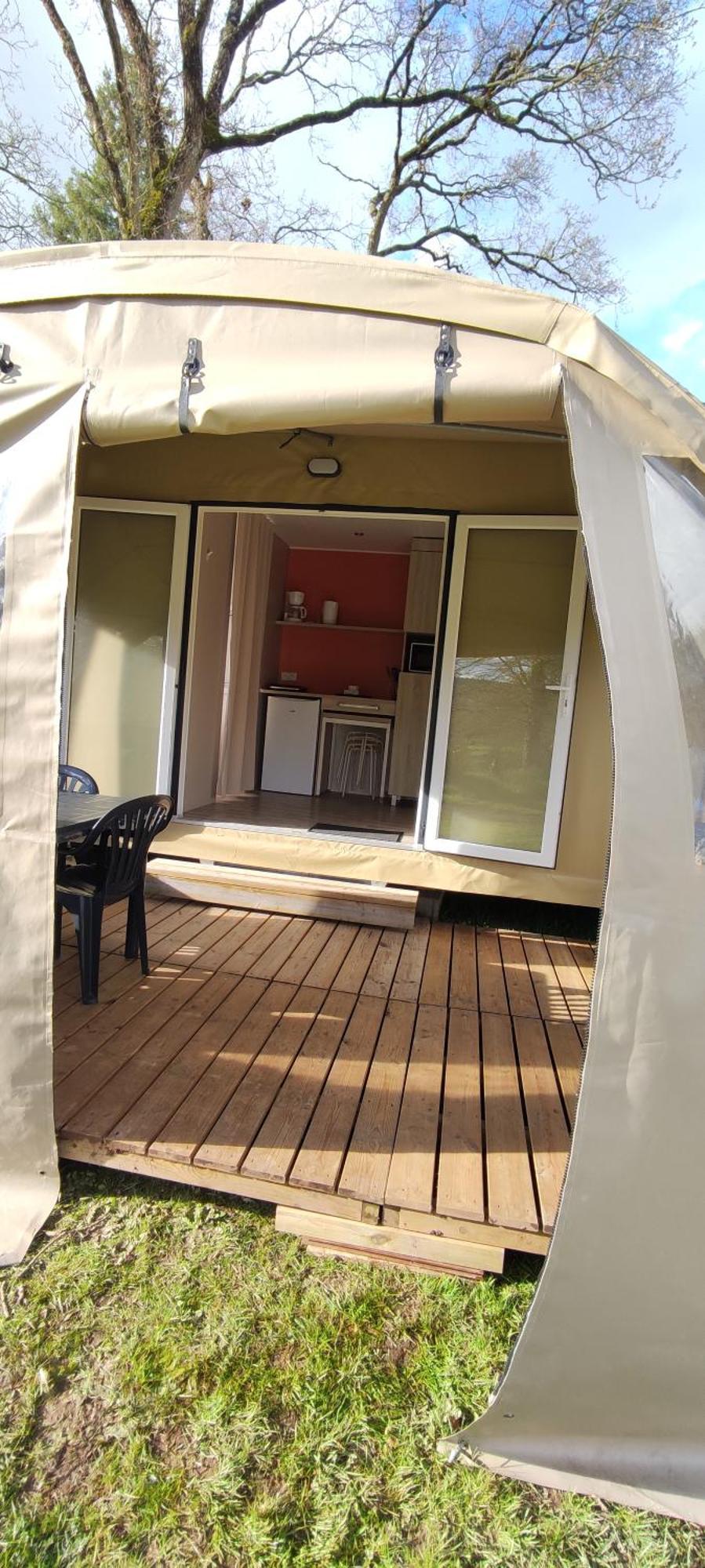 Camping Le Val Aux Fees - Broceliande Concoret Екстер'єр фото