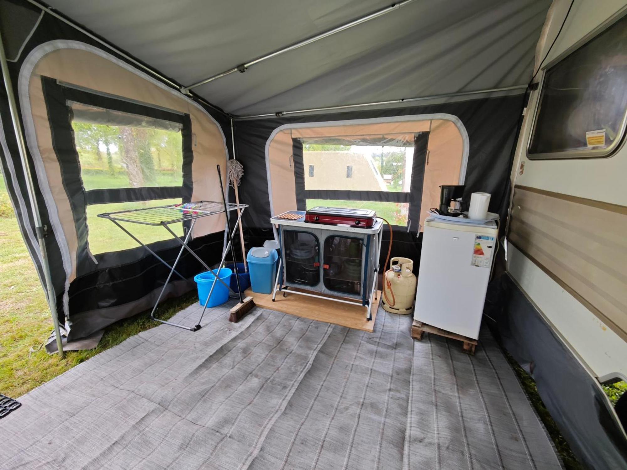 Camping Le Val Aux Fees - Broceliande Concoret Екстер'єр фото