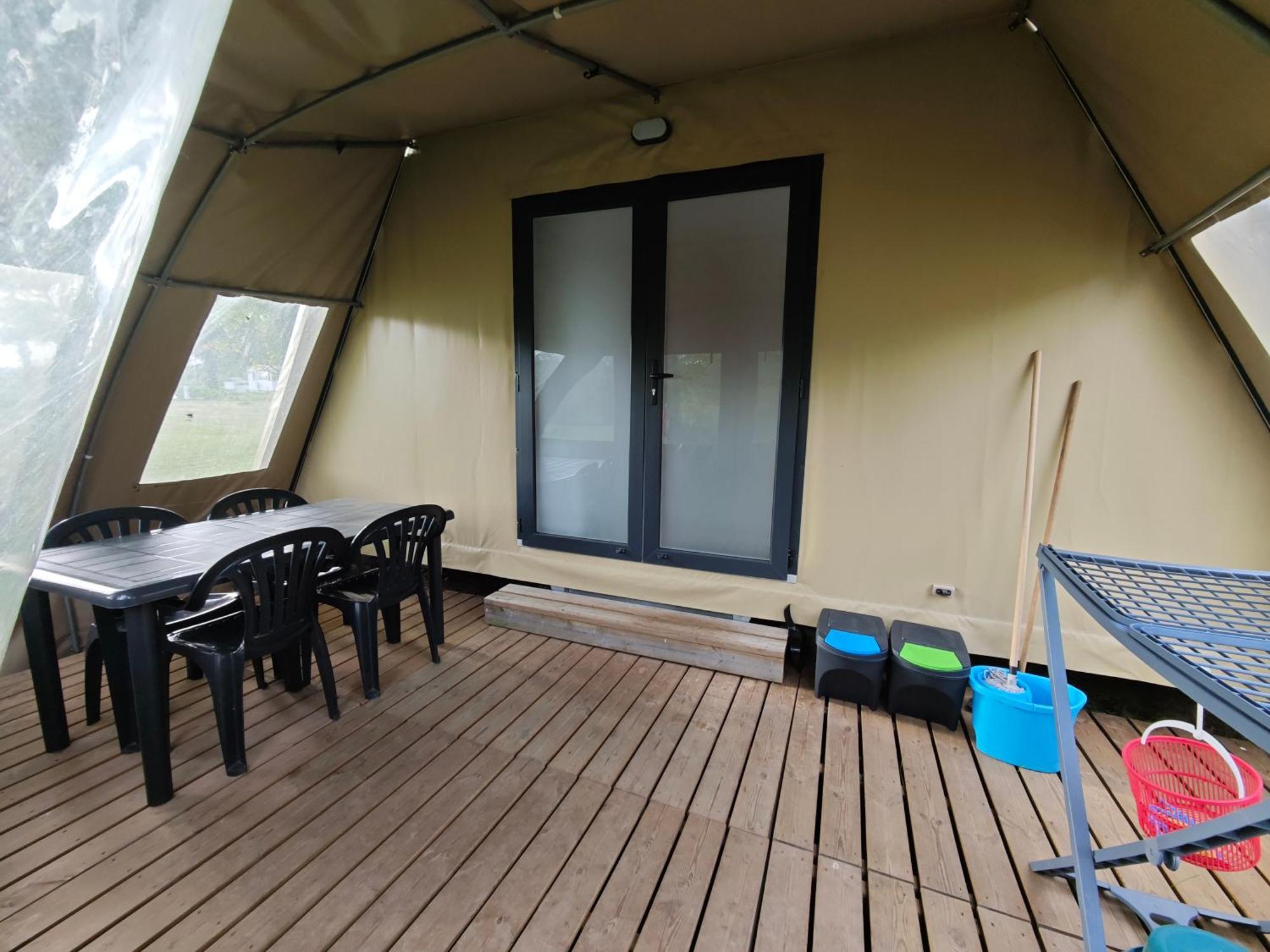 Camping Le Val Aux Fees - Broceliande Concoret Екстер'єр фото
